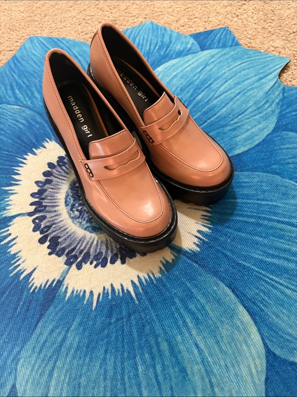 Madden Girl Women's Blush Pink Platform Penny Loafers brand new, no box